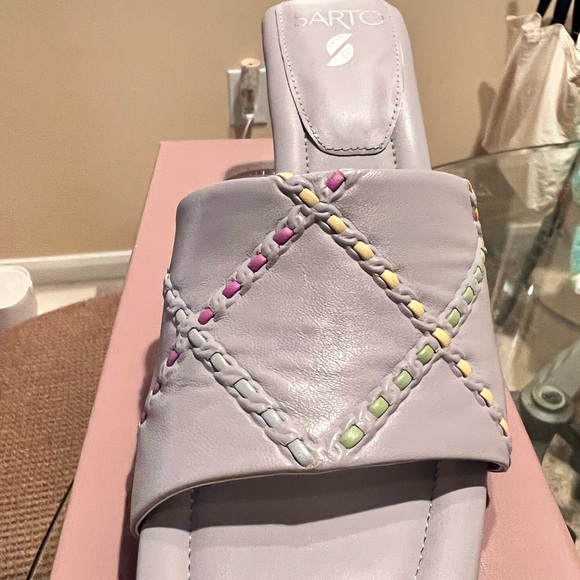 Franco Sarto Leather Kitten Heel Sandal, Purple. A-Betty. Soft Lilac. Size 7.5 - Picture 3 of 5